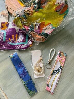 6 Piece Bag Accessories Bundle Scarves Twillie Heart & Pearls Keychain Woven